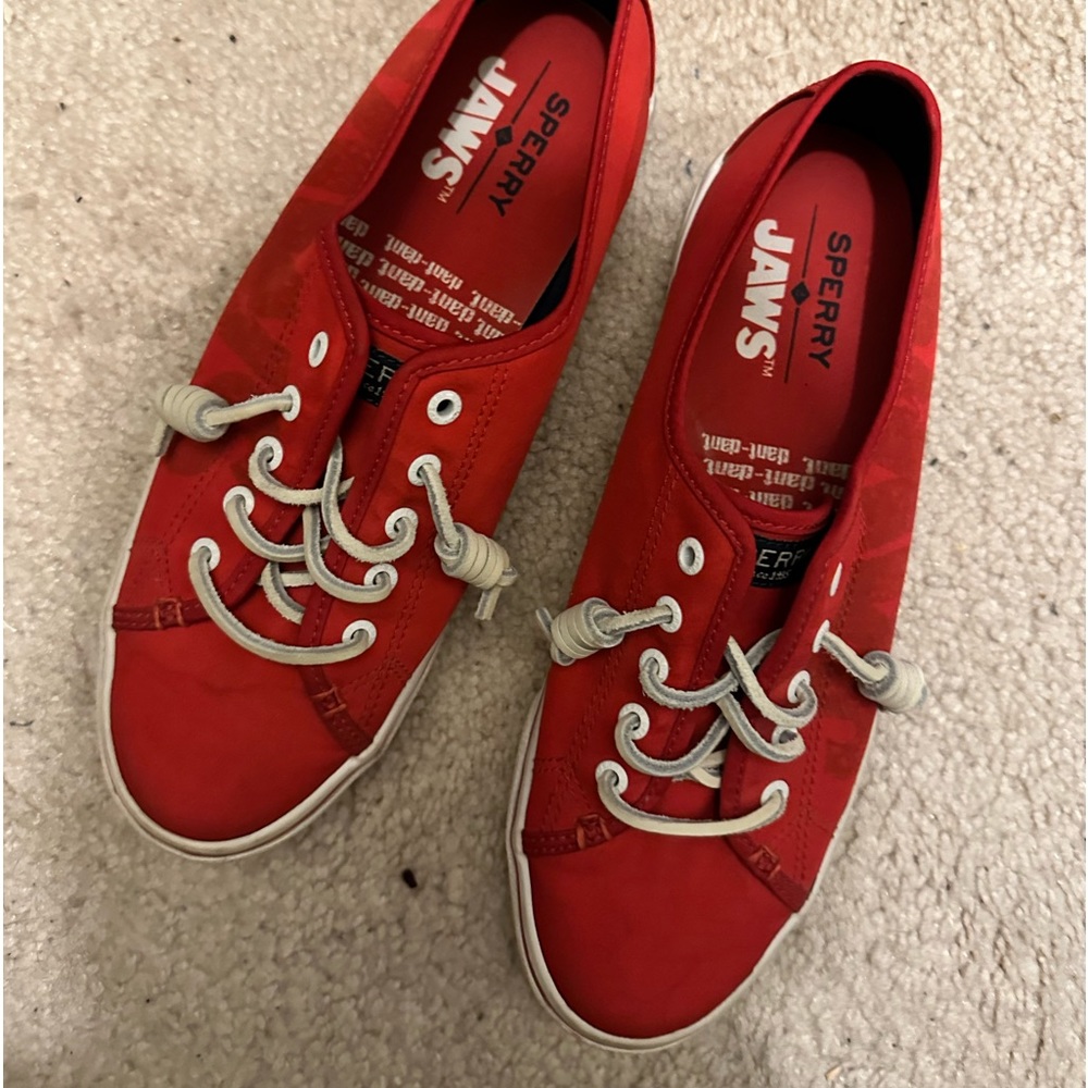 Sperry Jaws size 9 EUC
